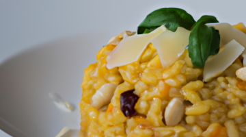 Risotto s houbami a parmezánem.