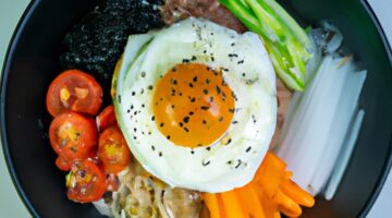 Bibimbap – korejská směs rýže a zeleniny.