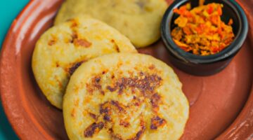 Arepas s masovou nádivkou.