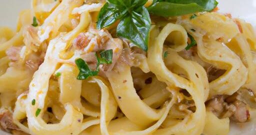 Těstoviny ala carbonara s bazalkou