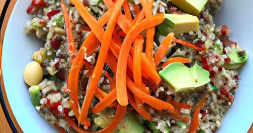 Quinoa salát s avokádem a mrkví