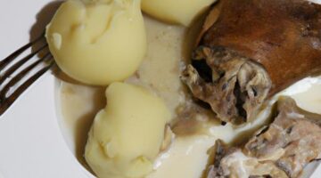 Staročeský pečený králík s knedlíkem